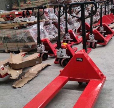 xe nâng chính hãng